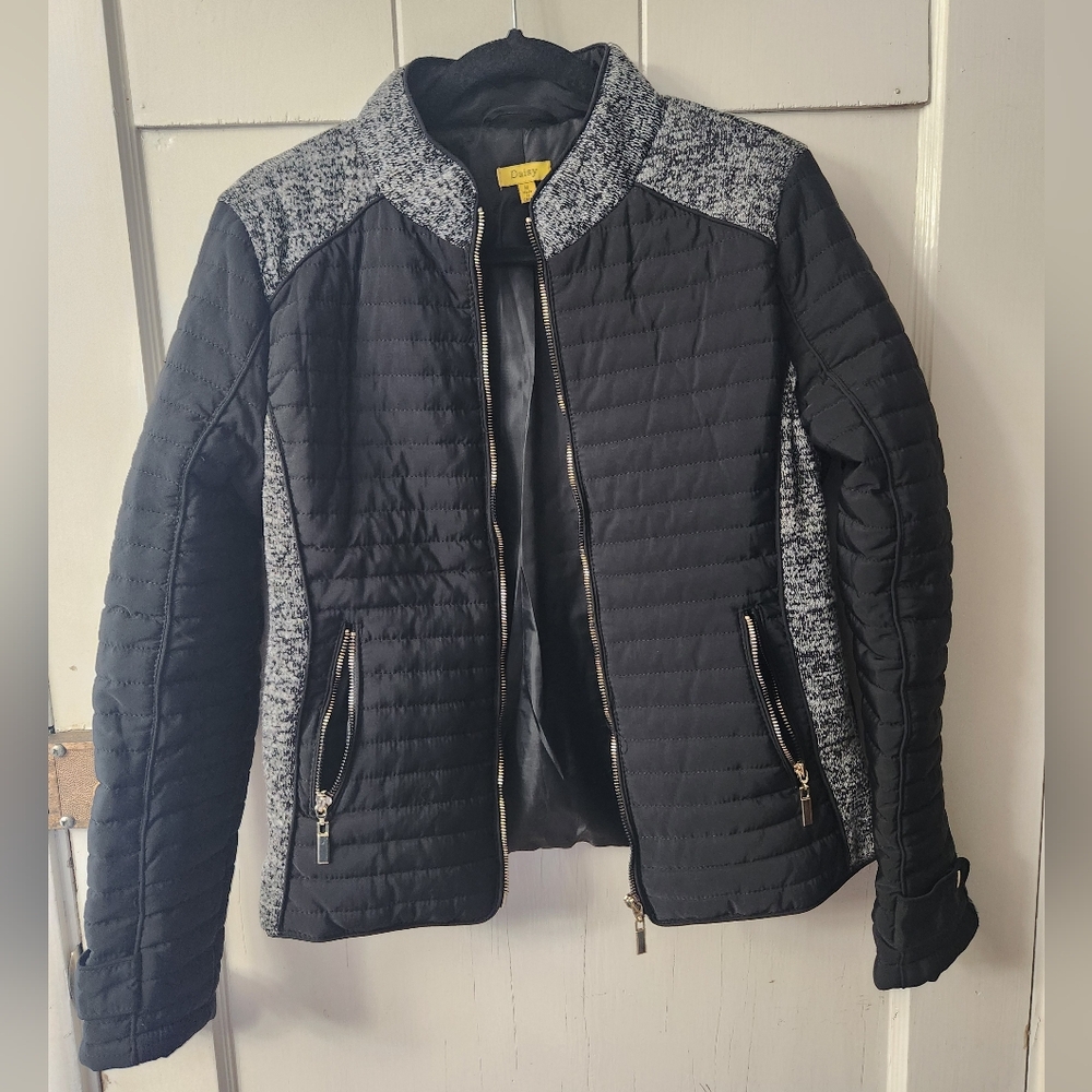 Fashionable Black and Gray Jacket